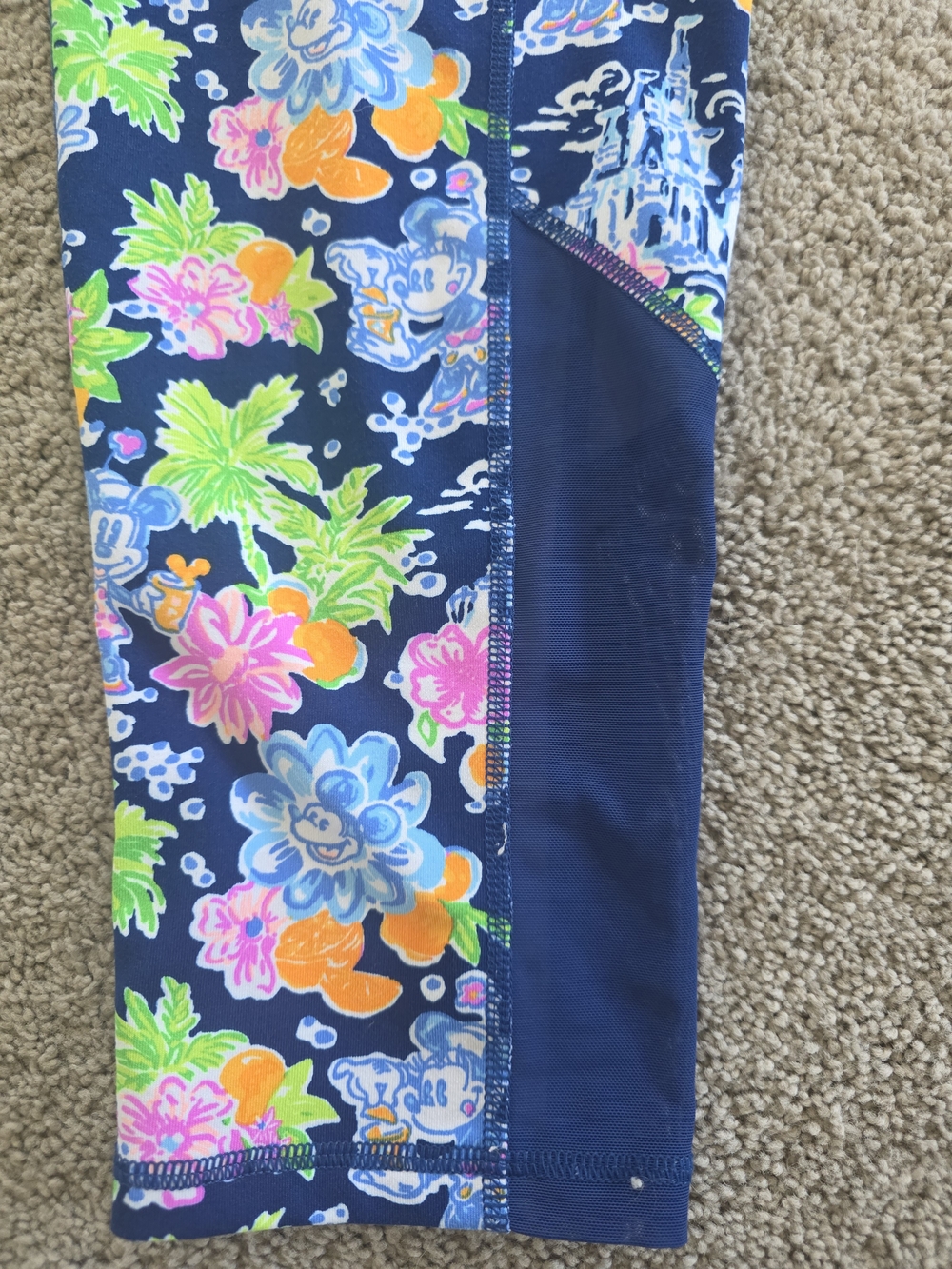 Disney Parks x Lilly Pulitzer "Lilly Loves Mickey" Leggings *Limited Edition* - Picture 5 of 10